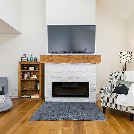 Stunning Townhouse - 3 Bdrm Blue Mountain Village Sauna! Blue Mountains Exterior photo