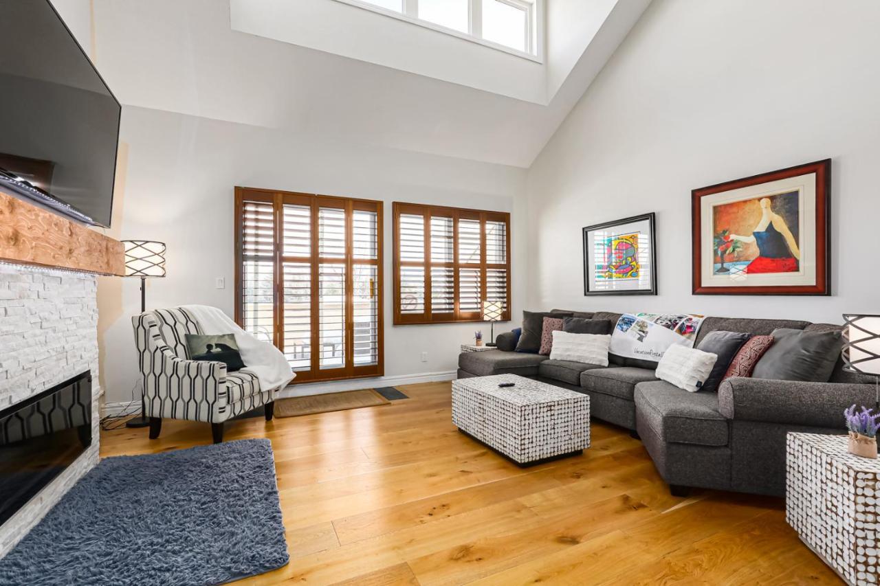 Stunning Townhouse - 3 Bdrm Blue Mountain Village Sauna! Blue Mountains Exterior photo